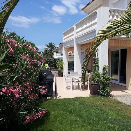 Avec Piscine Saint-raphael Βίλα